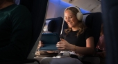 Pasajera haciendo uso de Starlink Foto British Airways