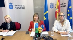 Mar García Salgado, La viceconsejera de Presupuestos y Financiación; Gimena Llamedo, vicepresidenta de Asturias; Lara Martínez, viceconsejera de Turismo