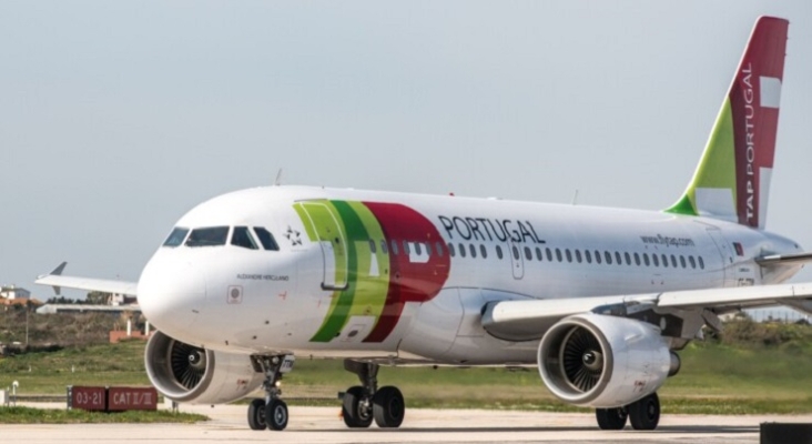 Avión de Tap Air Potugal en tierra