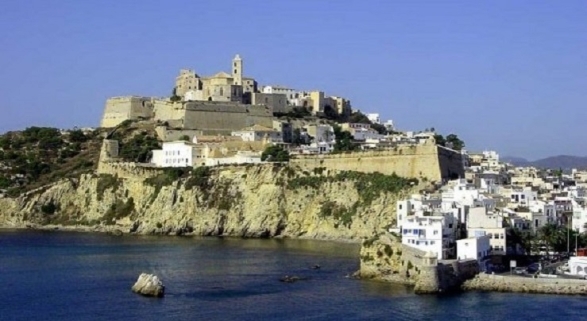 Parador de Ibiza | Foto: Castillo de Ibiza- Forbfruit (CC BY-SA 3.0) Parador de Ibiza | Foto: Castillo de Ibiza- Forbfruit (CC BY-SA 3.0)
