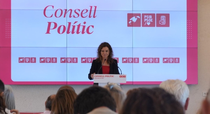 La secretaria de Estado de Turismo, Rosario Sánchez, anuncia que será la candidata socialista al Govern de Baleares