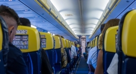 Interior de avión de Ryanair Interior de avión de Ryanair