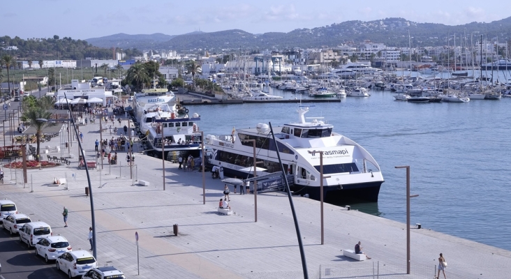 La APB refuerza el desembarco de cruceros en Ibiza con más personal y cambios en la parada de taxis