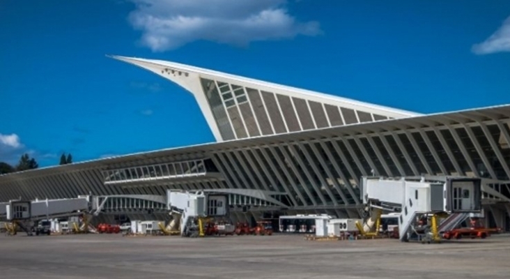 Aeropuerto de Bilbao. Foto de commons.wikimedia.org, CC BY SA 4.0a