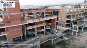 El desalojo de un hotel abandonado en Ibiza reabre el debate sobre la falta de vivienda para trabajadores turísticos