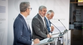 De izquierda a derecha, Arcadi España, ministro de Hacienda; Fernando Clavijo, presidente del Gobierno de Canarias; y Ángel Víctor Torres, ministro de Política Territorial y Memoria Democrática.