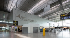 Aeropuerto de Santiago Rosalía de Castro Foto Aena Aeropuerto de Santiago Rosalía de Castro Foto Aena