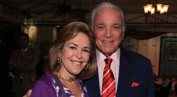 Alfonso Fanjul, junto a su hermana Lian Fanjul de Azqueta | Foto: Palm Beach Centennial (CC BY-NC-SA 2.0.) Alfonso Fanjul, junto a su hermana Lian Fanjul de Azqueta | Foto: Palm Beach Centennial (CC BY-NC-SA 2.0.)
