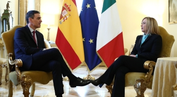 España responde con la imposición de controles a los viajeros procedentes de Italia a partir de este sábado España responde con la imposición de controles a los viajeros procedentes de Italia a partir de este sábado