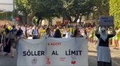 Los mallorquines dedican las vacaciones a manifestarse contra la masificación turística: 2.500 personas se movilizan en Sóller| Foto: Menys Turisme, Més Vida