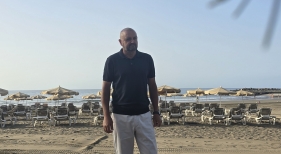 Carlos Álamo durante su visita a las playas de San Bartolomé de Tirajana. Carlos Álamo durante su visita a las playas de San Bartolomé de Tirajana.