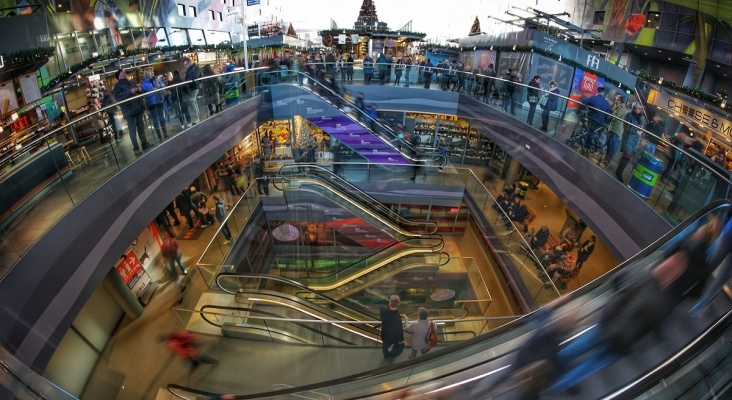 Imagen genérica de un centro comercial | Foto de Dieter de Vroomen en Unsplashu n0 unsplash