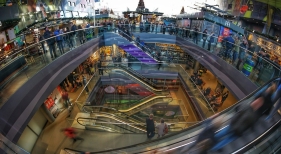 Imagen genérica de un centro comercial | Foto de Dieter de Vroomen en Unsplashu n0 unsplash