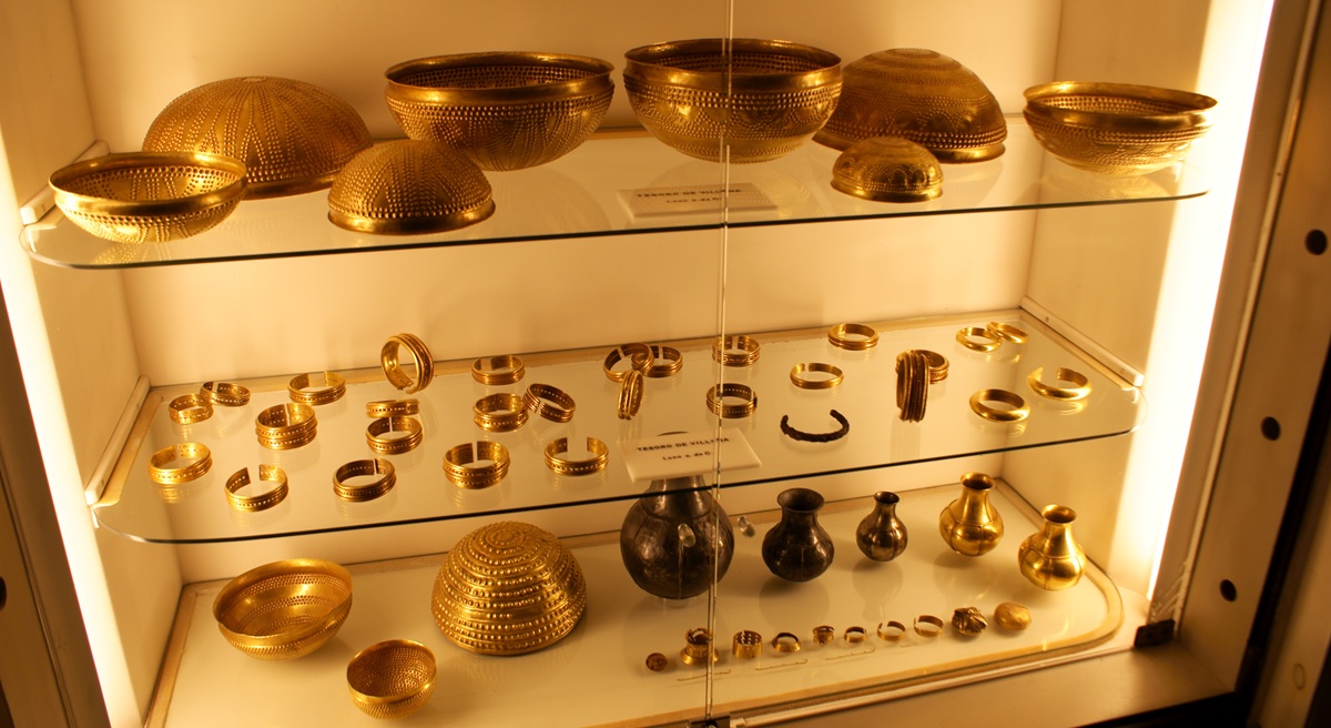 Tesoro de Villena (Museo Arqueológico Municipal de Villena, Alicante). | Foto: Julio Garcia (CC BY 2.0) Tesoro de Villena (Museo Arqueológico Municipal de Villena, Alicante). | Foto: Julio Garcia (CC BY 2.0)