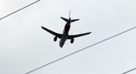 La ONU advierte hay un mayor riesgo de que aviones civiles sean blanco de ataques o queden atrapados en fuego cruzado