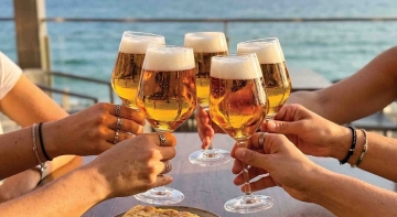 Brindis con cerveza Brindis con cerveza