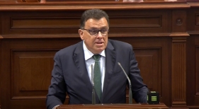 Manuel Miranda durante su comparecencia en el Parlamento de Canarias