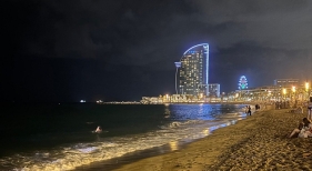 Playa de la Barceloneta, de noche
