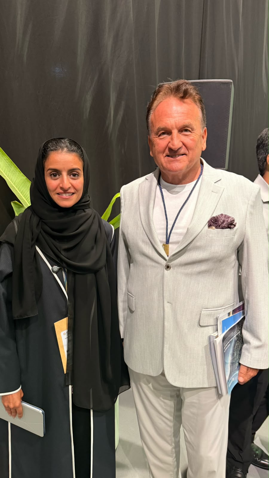 Shaikha Al Nowais junto a Hüseryin Baraner