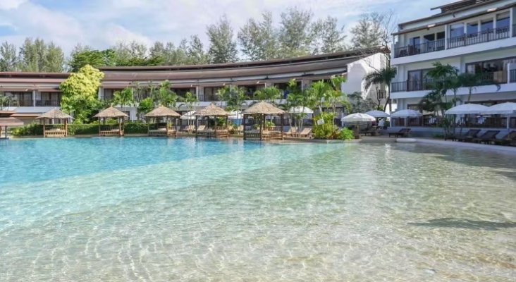 Piscina del nuevo hotel