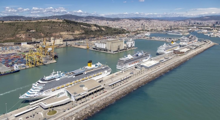 Barcelona elevará la tasa turística a los cruceristas de escala hasta 24 euros en 2030