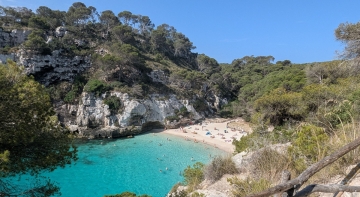 Las medidas de contención no funcionan en Baleares: Las Islas reciben este verano más turistas que el año pasado