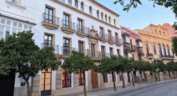 Fachada del hotel jerezano
