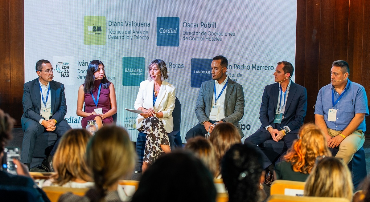 Mesa redonda “Empresas turísticas, gestión y fidelización del talento”