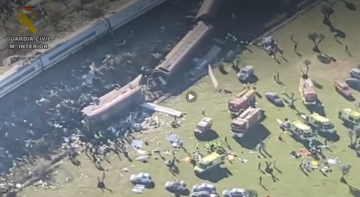 Al menos 30 muertos en el choque entre un AVE y un tren de Iryo en Toledo Al menos 30 muertos en el choque entre un AVE y un tren de Iryo en Toledo