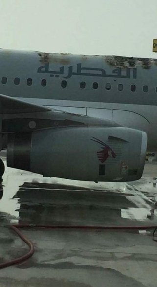 Avión incendidado de Qatar Airways