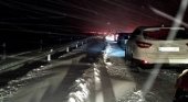 Coches bloqueados por la nieve en la AP 6