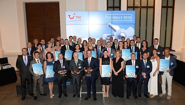 España se alza con 25 de los 100 premios en la gala de los TUI Holly 2016