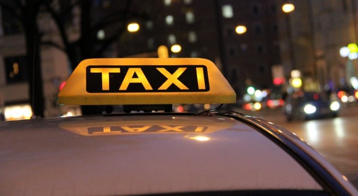 Taxi en circulación