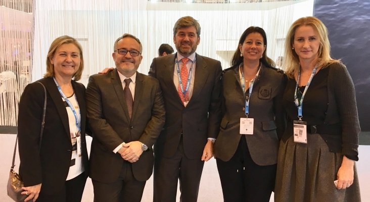 Representantes del Banco Sabadell: Ana López Almansa, Andalucía; José María Martín Riguero, Segmento Turístico-Hotelero; María Playa Criado, Canarias, Luisa Julia Quevedo, Gran Canaria acompañados por Ignacio Moll, Tourinews