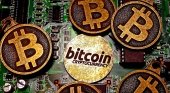 Bitcoin, criptomoneda, llegan a aeropuertos