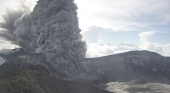 La erupción del volcán Turrialba paraliza el aeropuerto más importante de Costa Rica