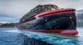 Hurtigrutren Cruises inaugura su primer barco híbrido