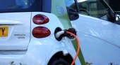 Vehículo eléctrico en plena carga