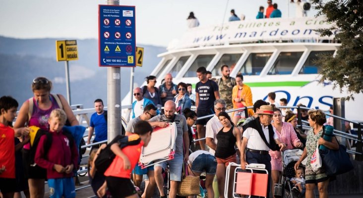 La Fiscalía se querella contra empresas de excursiones de las Cíes