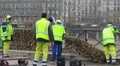 Retiran los 'candados del amor' en Pont Neuf, en París