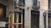 Fachada del hotel Nord 1901 en obras, en Girona