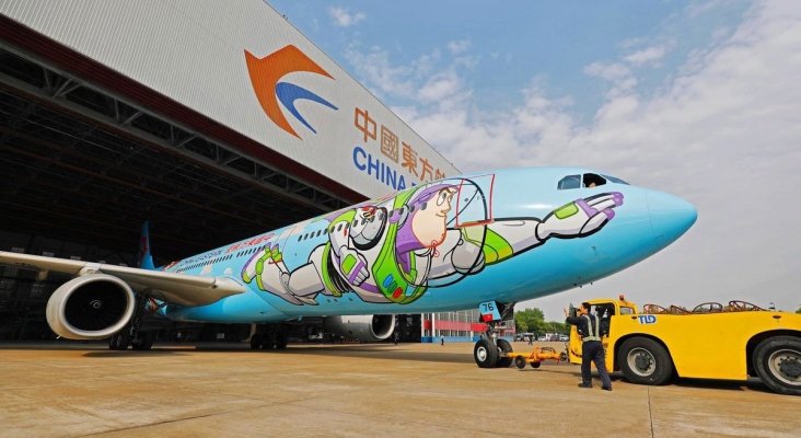 China Eastern lleva a sus aviones “hasta el infinito y más allá”