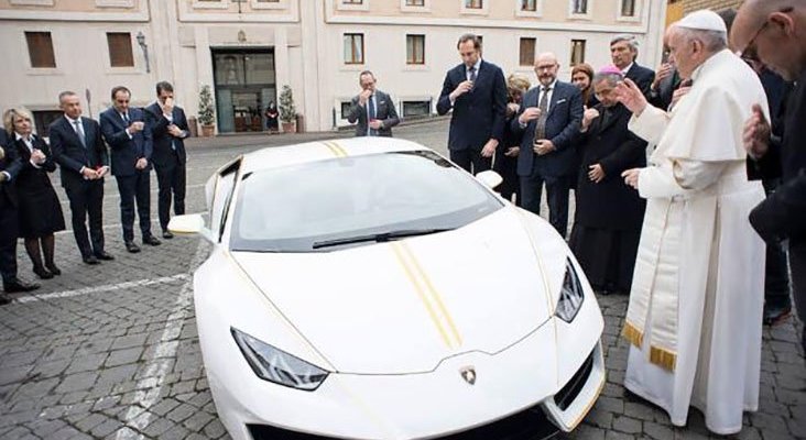 El lamborghini del Papa está en Murcia