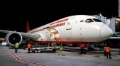 Azafata de Air India herida de gravedad tras caer de un avión