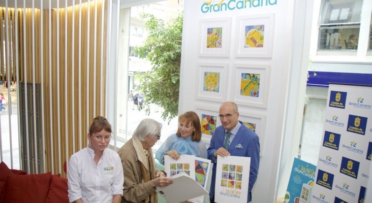 Trabajadora de OIT; Pepe Dámaso; Inés Jiménez, presidenta del Patronato de Turismo de Gran Canaria; y Juan José Laforet, cronista de la ciudad de Las Palmas de Gran Canaria