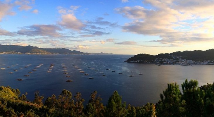 Galicia invierte 277.000 euros para impulsar el turismo marinero. Foto: Ría de Muros|Ramon Piñeiro vía Wikipedia 