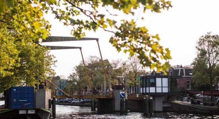 Ámsterdam convierte 28 casas puente en un hotel