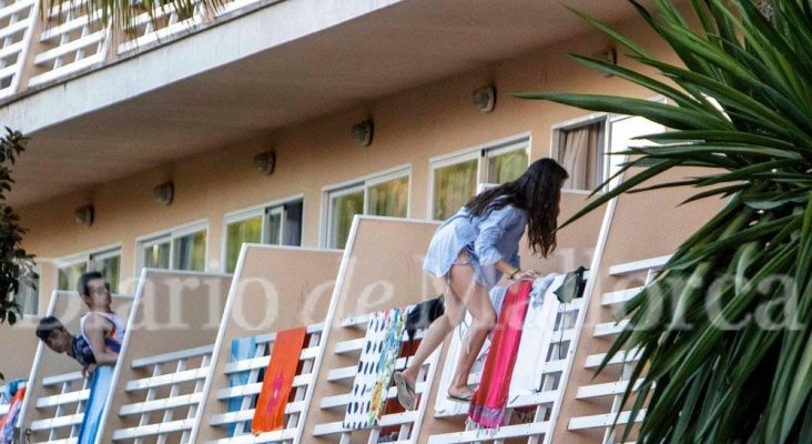 Una joven se libra de una muerte segura al practicar 'balconing'|Diario de Mallorca