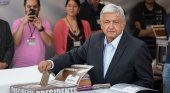 México conocerá esta tarde a su nuevo presidente|El candidato López Obrador votando- Alfredo Estrella-AFP
