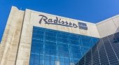 HNA estudia la venta de Radisson Group para pagar una deuda millonaria